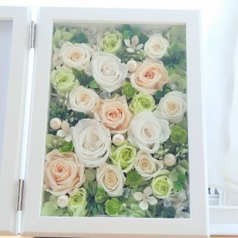 フォトフレームのプリザーブドフラワー