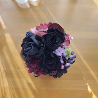 黒バラのプリザーブドフラワー